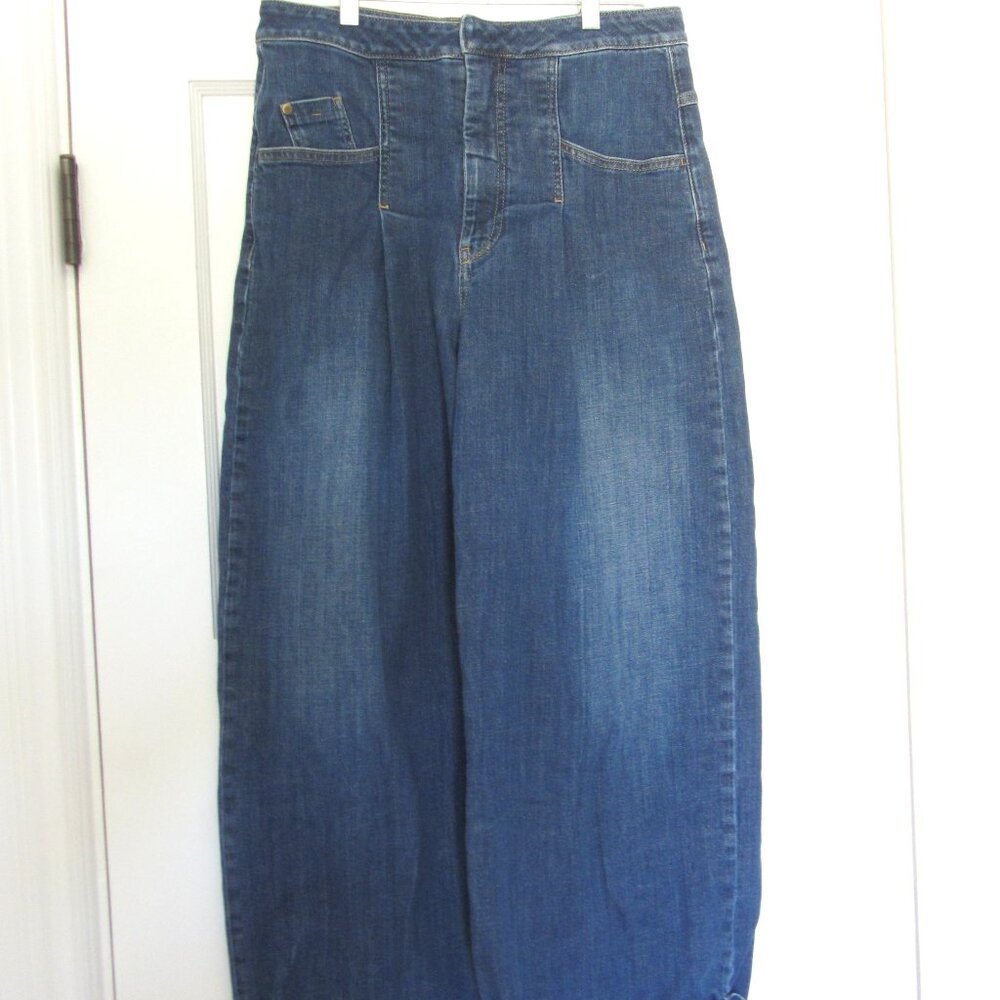 Pilcro Barrel Jeans, Anthropologie, Medium Blue Denim, Size 30